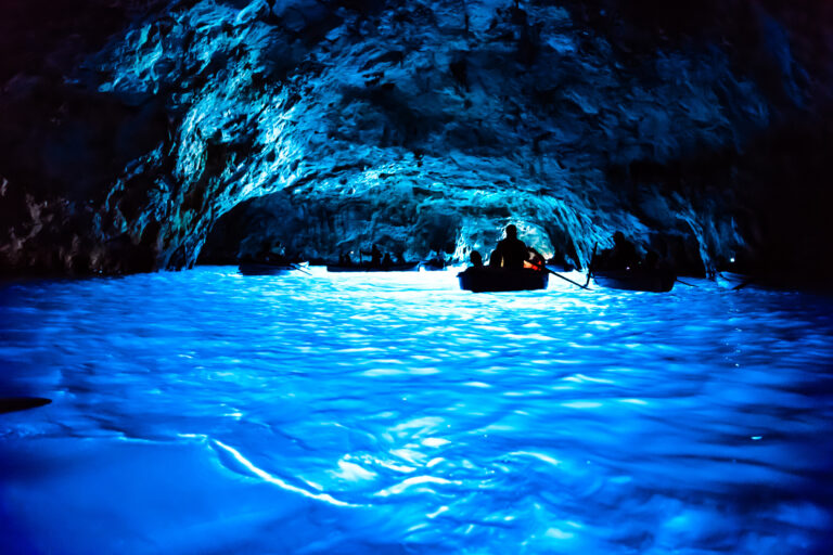Grotta Azzurra (Lazurowa Grota) – zwiedzanie, co warto wiedzieć