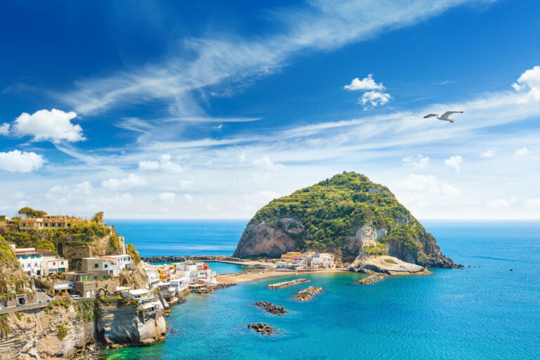 Włoska wyspa Ischia – idealna na wakacje