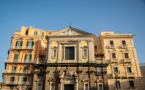 Located between Gallery Umberto I and Piazza del Plebiscito, Piazza Trieste e Trento boasts a scenic fountain and San Ferdinando church