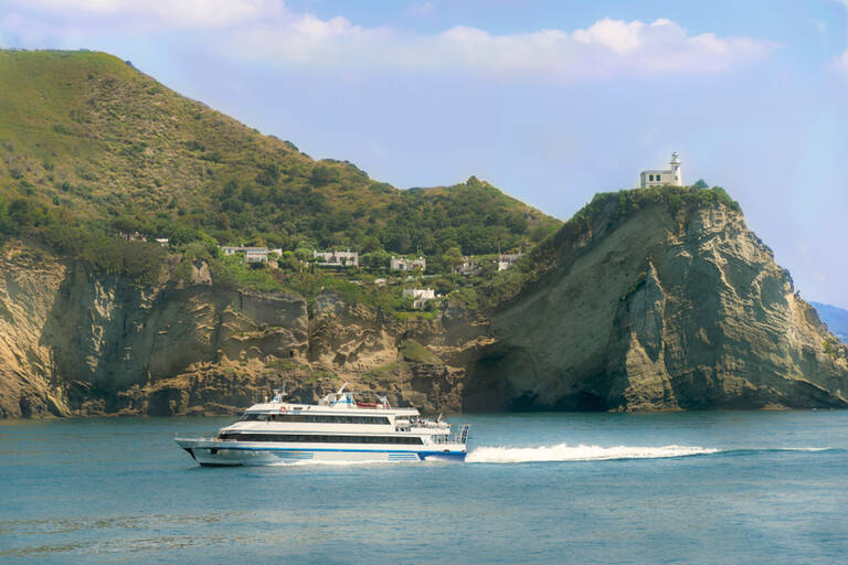 Rejs po Zatoce Neapolitańskiej i spędzenie dnia na Capri – słynnej wyspie z widokiem na Grotta Azzurra